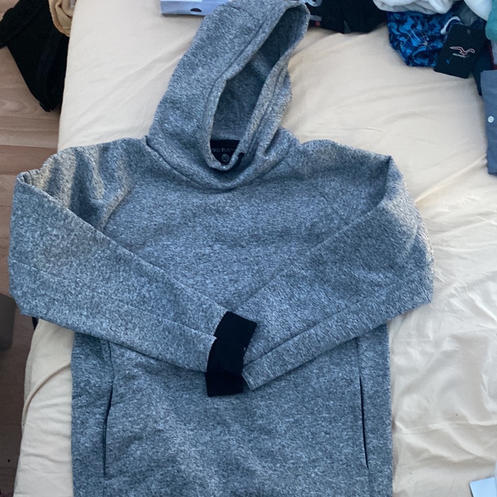 Free Planet Men’s Grey Hoodie Medium